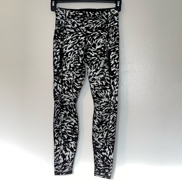 Athleta Rainer legging - Picture 6 of 11